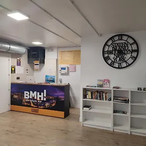 Albergue Metropolitan By Bossh!